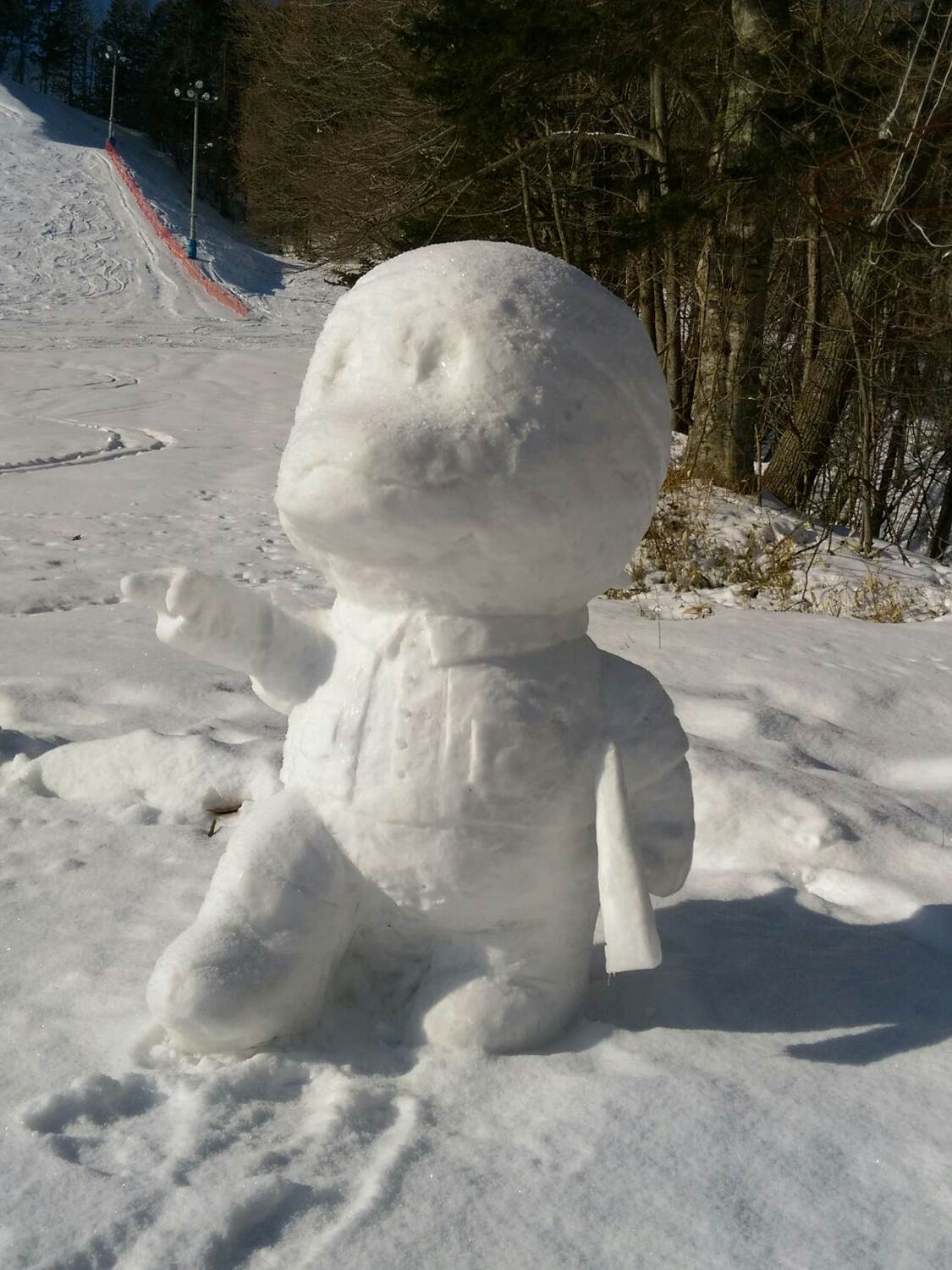 「むかわ竜」キャラクターの雪像